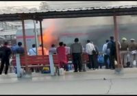 दिल्ली लखनऊ शताब्दी एक्सप्रेस में लगी आग, ग़ाज़ियाबाद में रोकनी पड़ी ट्रेन