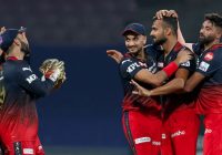 आईपीएल 2022 : रोमांचक मैच में आरसीबी ने केकेआर को 3 विकेट से दी मात