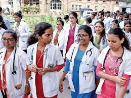 नेशनल मेडिकल कमीशन ने 40 मेडिकल कॉलेजों की मान्यता रद्द की